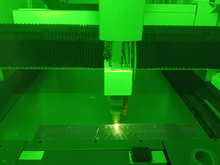 BARAN SAS Constructions Métalliques - machine découpe laser